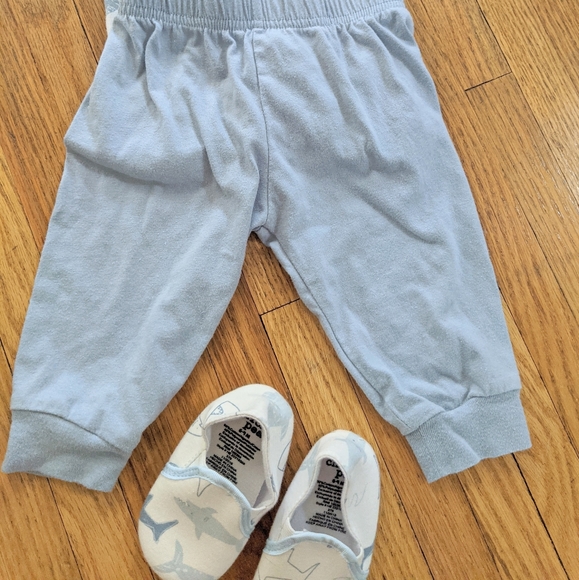 Four Piece 6-9 M - Picture 2 of 4